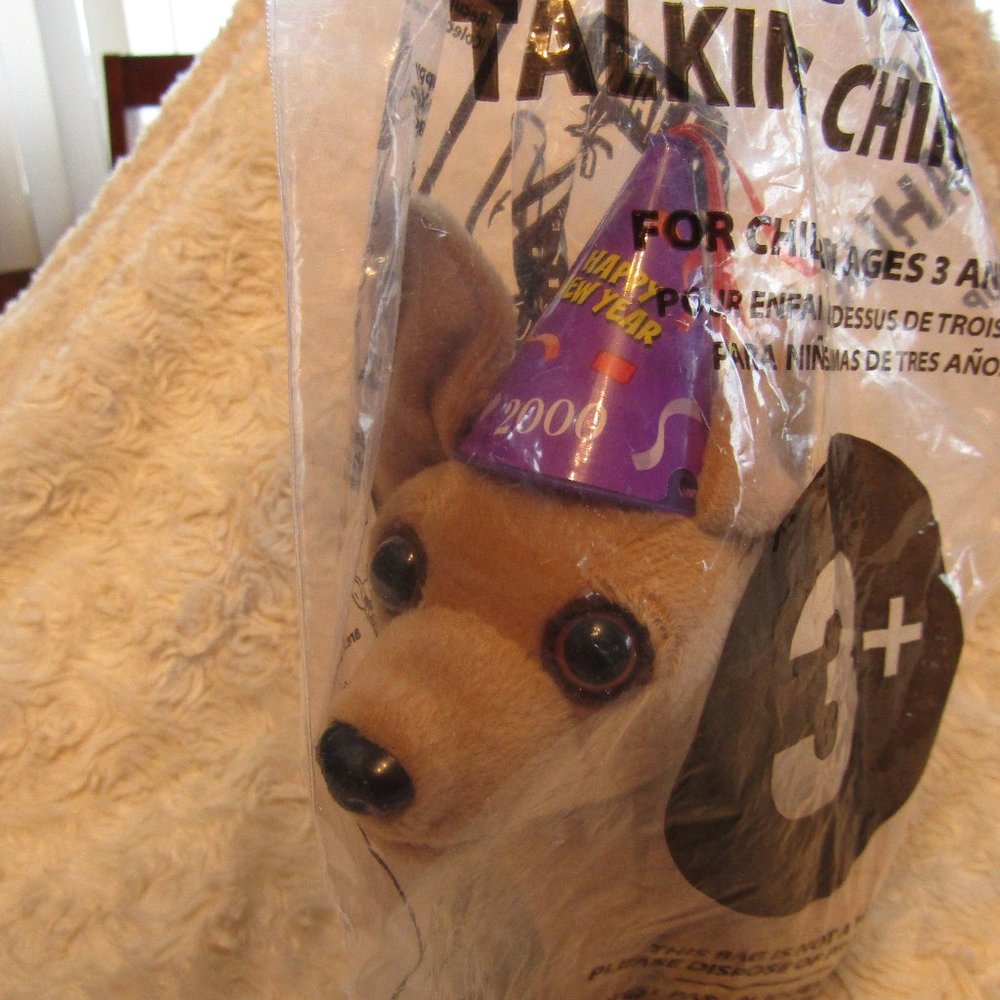 Vintage in bag Taco Bell Chihuahua 2000 New Years